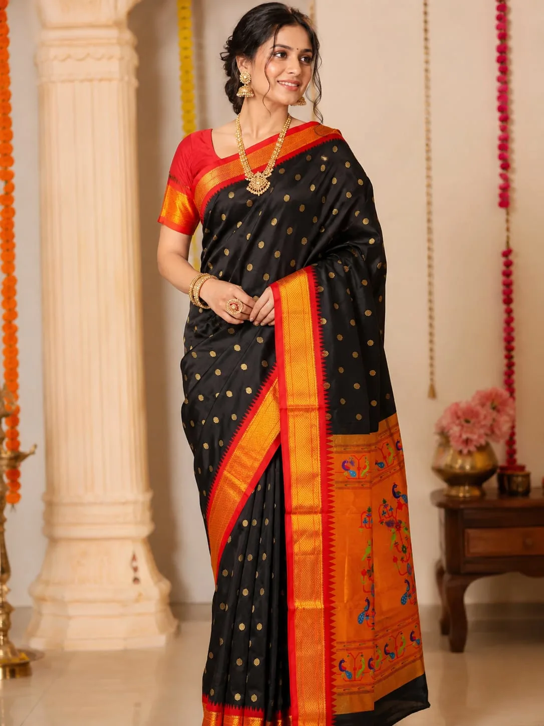 Kadiyal Paithani - Black