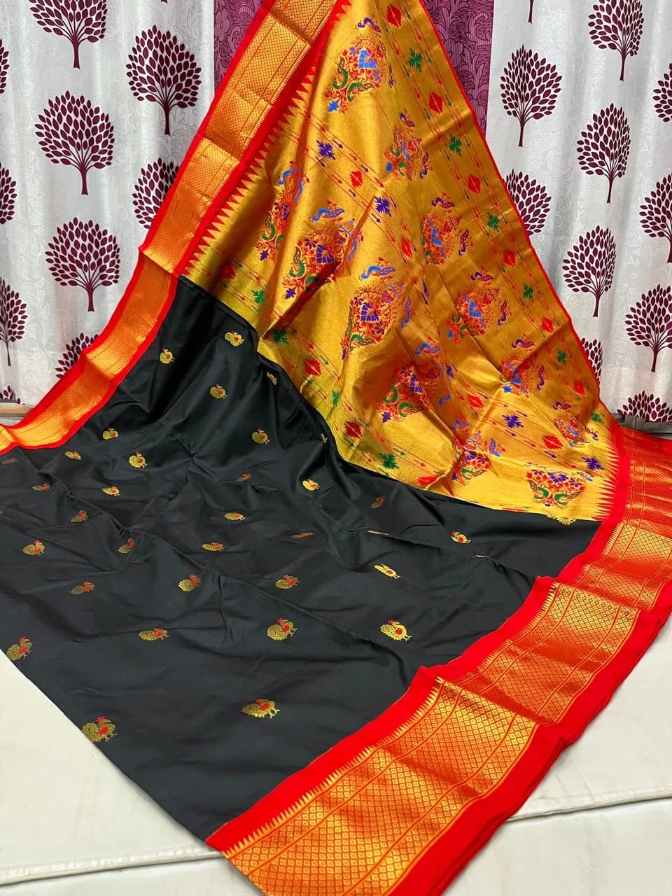 Kadiyal Paithani - Dark Grey