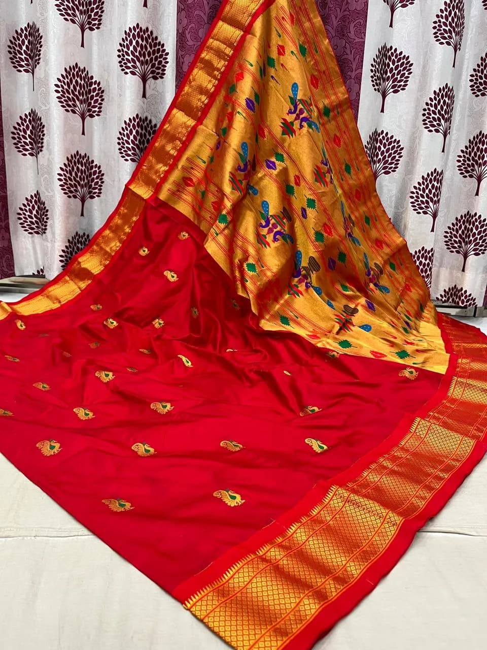 Kadiyal Paithani - Tomato Red