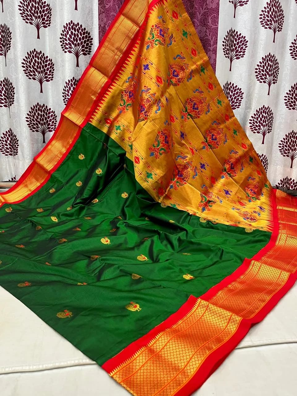 Kadiyal Paithani - Dark Emerald Green