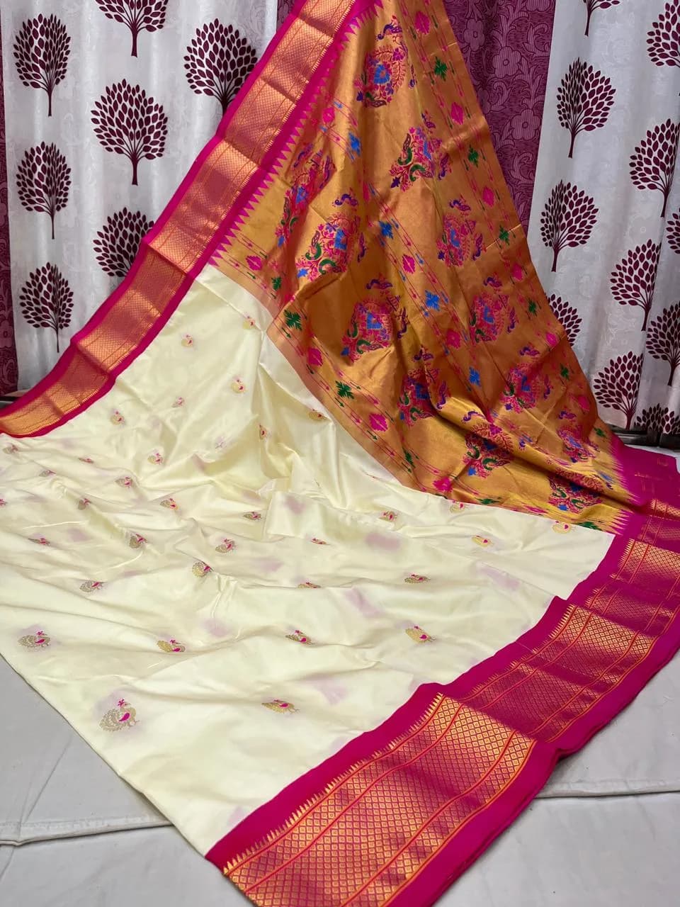 Kadiyal Paithani - Off-White